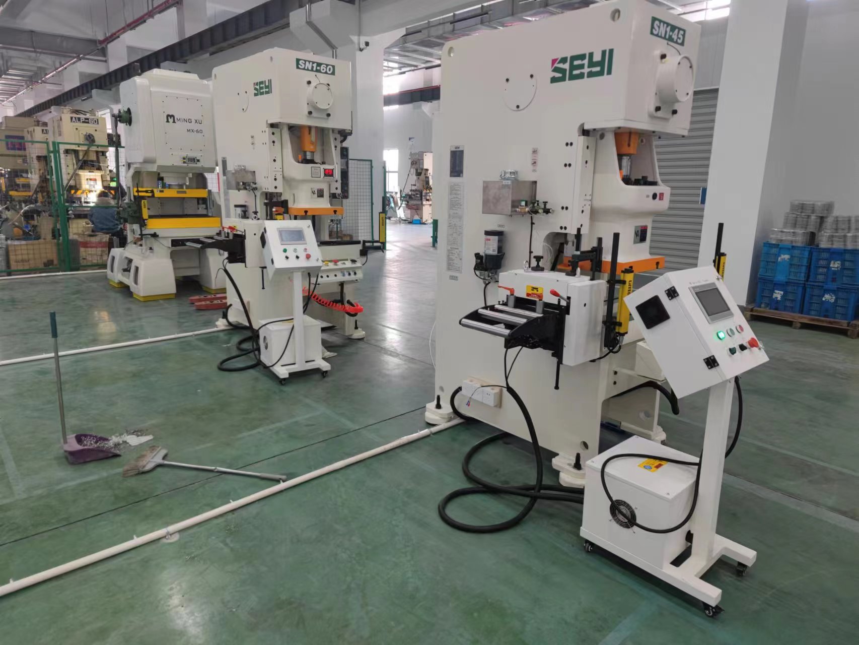 機械式NC送料機